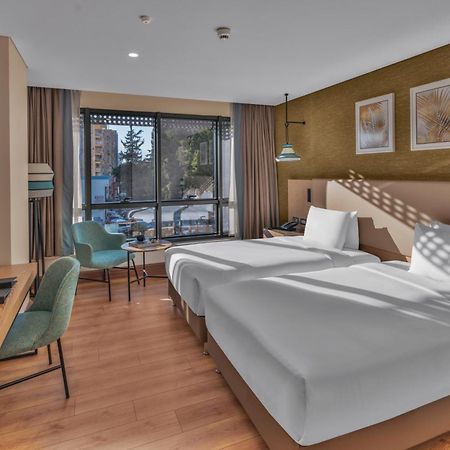 Doubletree By Hilton Antalya City Centre Екстериор снимка A room at the hotel