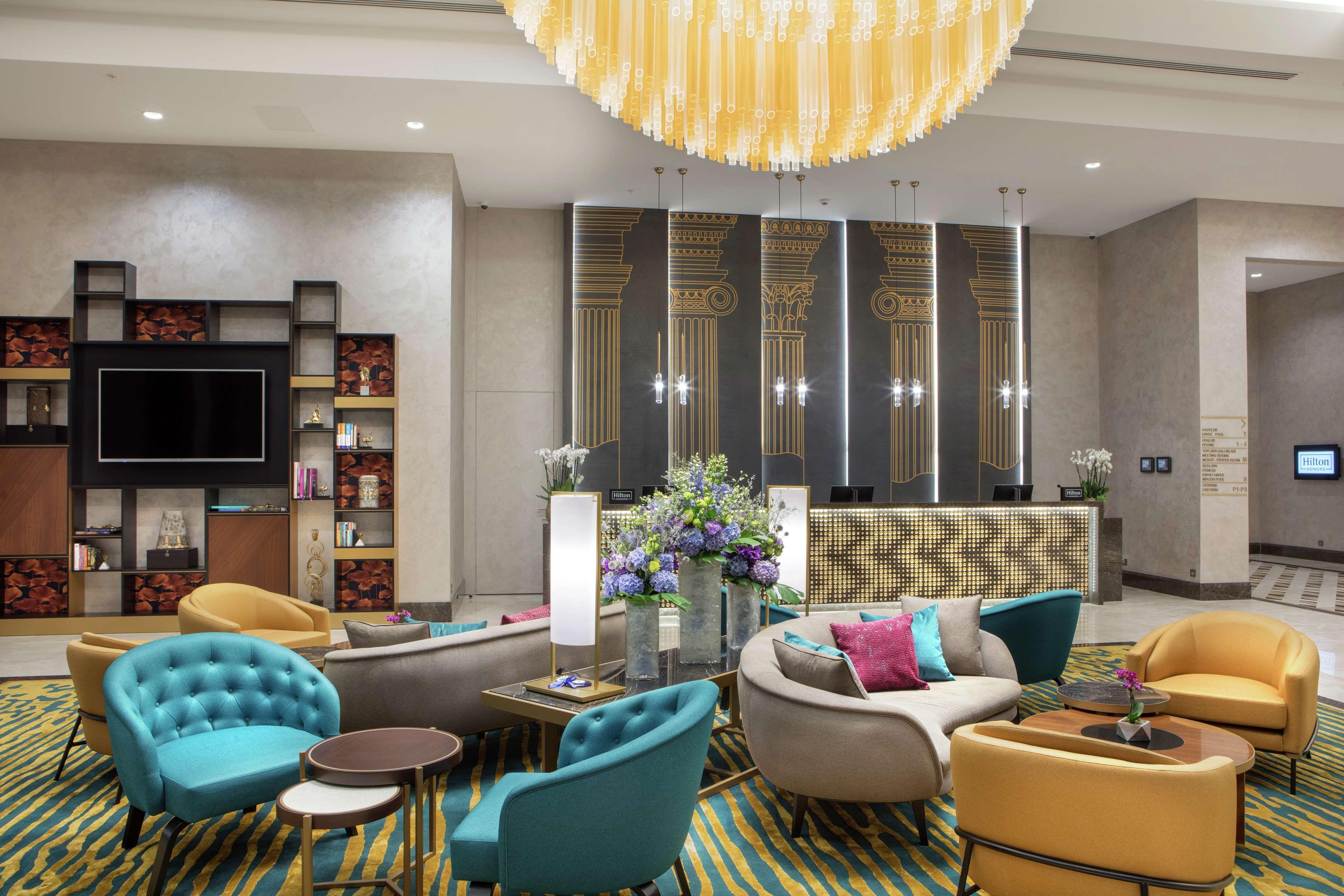Doubletree By Hilton Antalya City Centre Екстериор снимка Lobby
