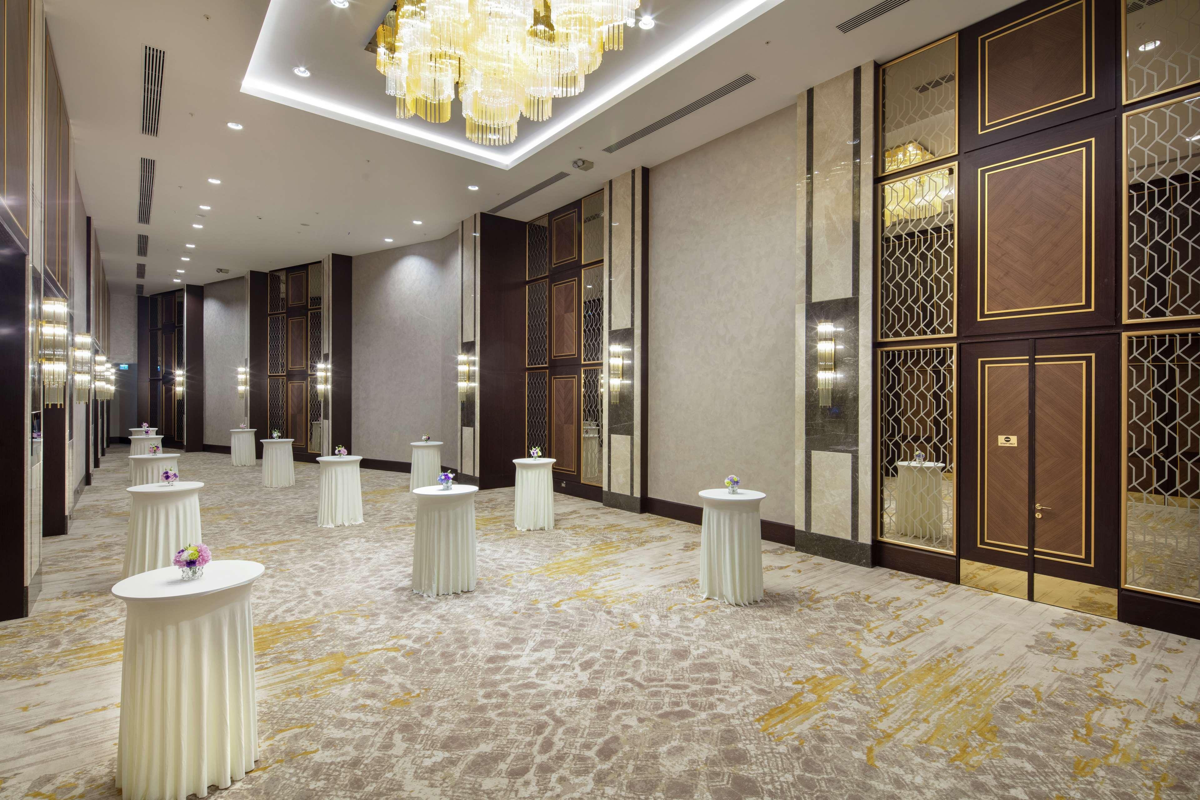 Doubletree By Hilton Antalya City Centre Екстериор снимка The Grand Ballroom
