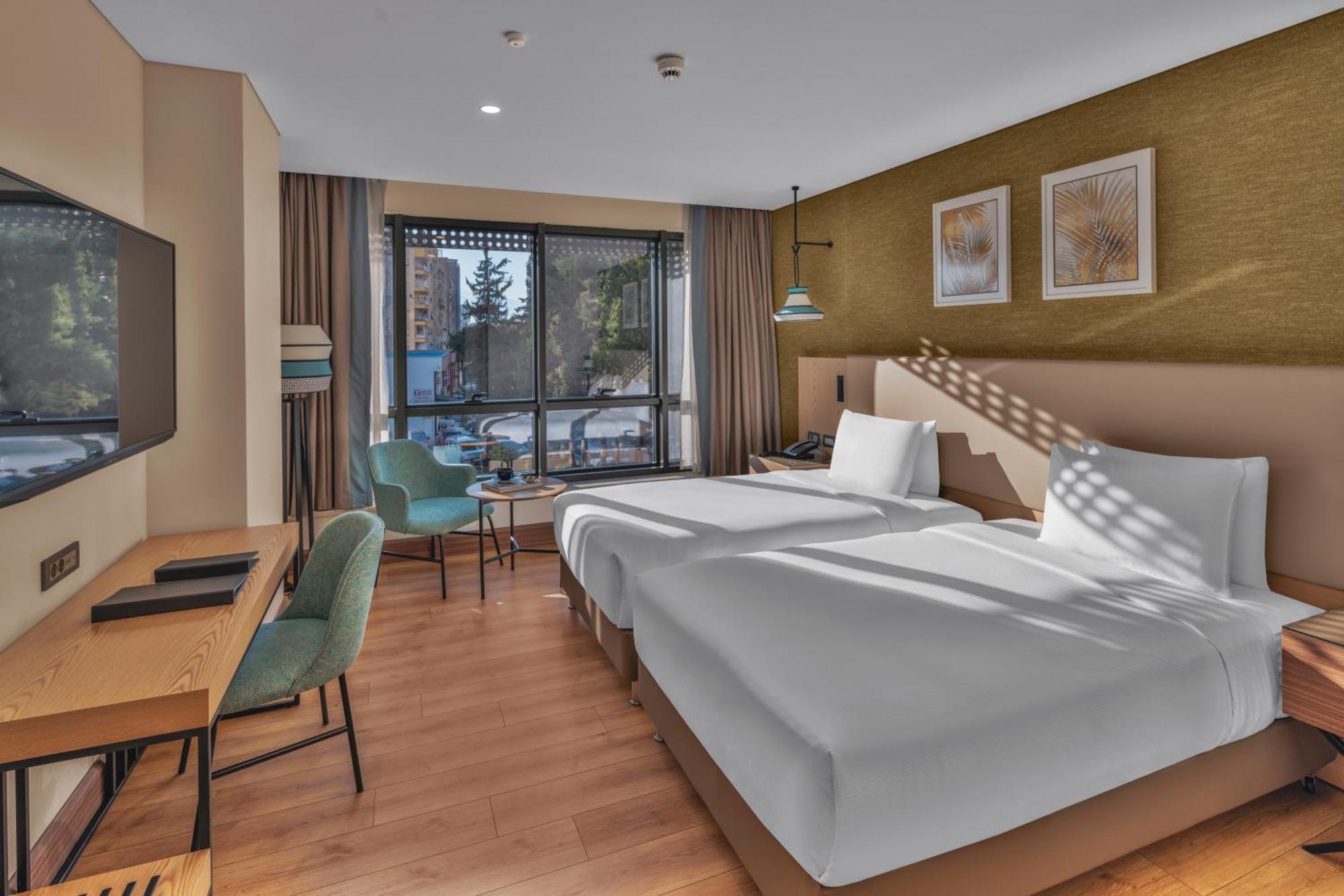 Doubletree By Hilton Antalya City Centre Екстериор снимка A room at the hotel