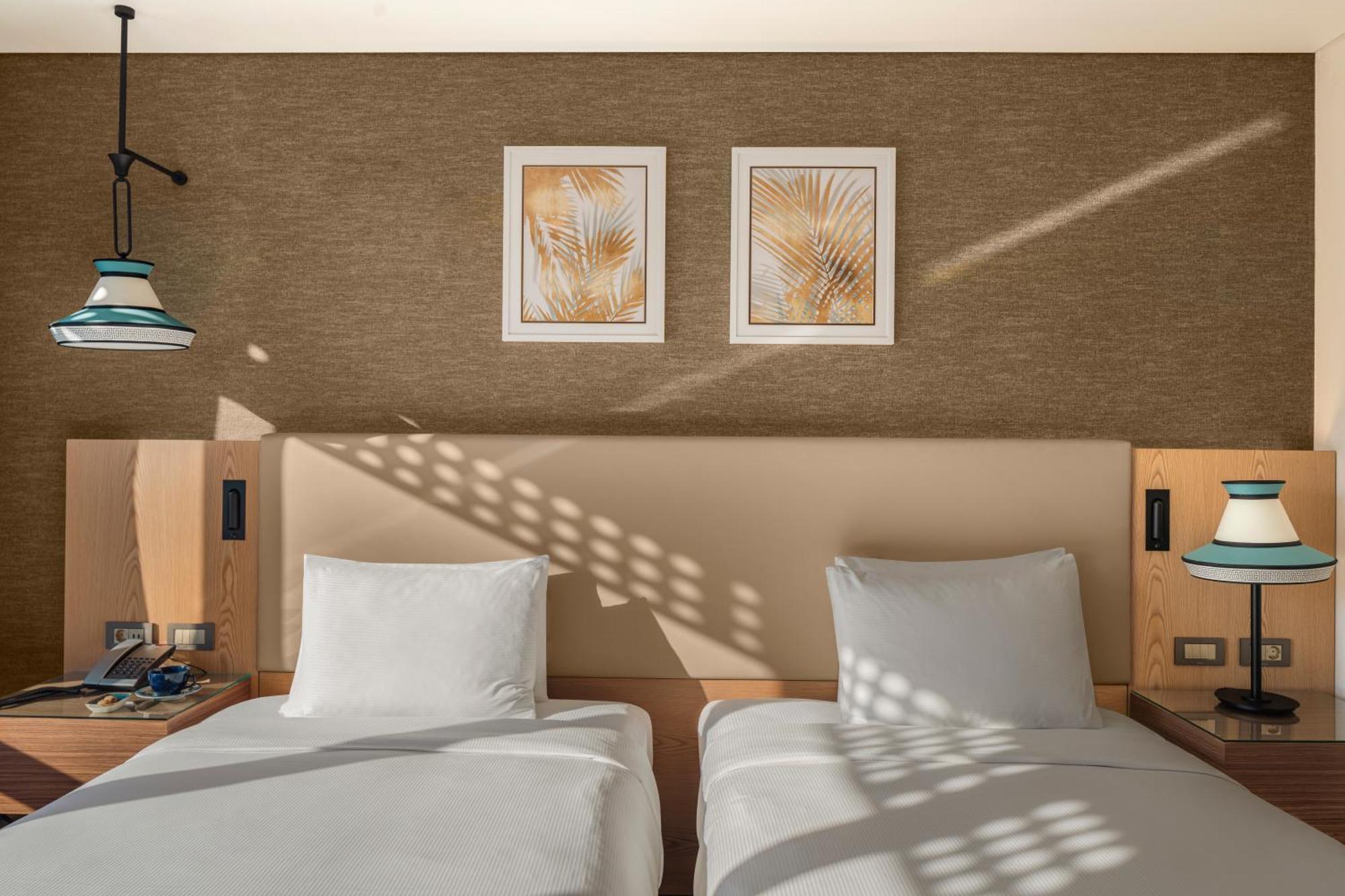 Doubletree By Hilton Antalya City Centre Екстериор снимка